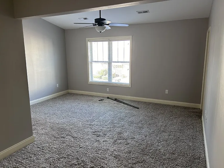 1040 Commonwealth Cir — Photo 7