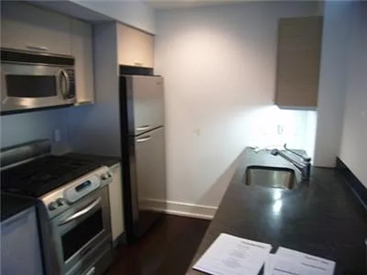 Rented by R New York | media 9