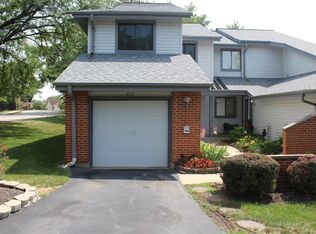 638 Walnut Ridge Dr, Ballwin, MO 63021