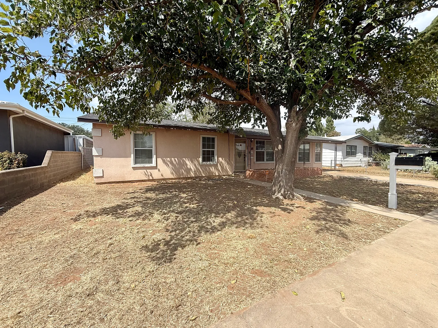 3 bed, 1392 sqft, $1,900 — Photo 3