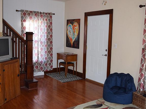 5th image of 135 Selby Ave