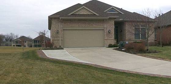 2nd image of 10211 Belleterrace Pl