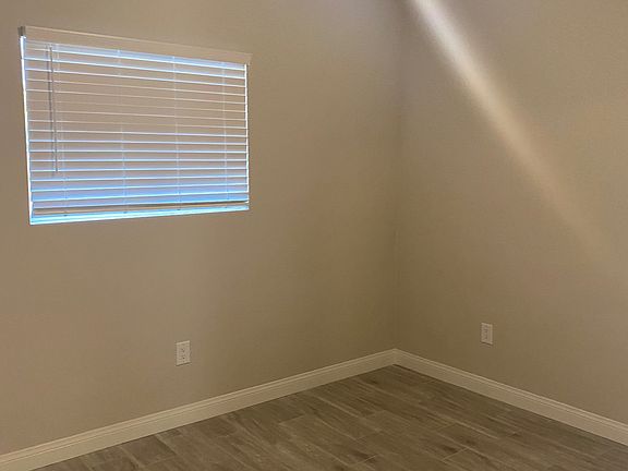 4th image of 14709 Walters St