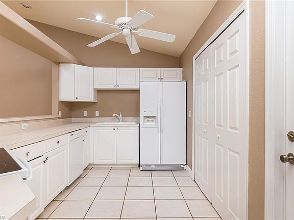 3rd image of 1305 SE 10th Ter