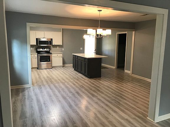 4th image of 102 Dunbrook Dr