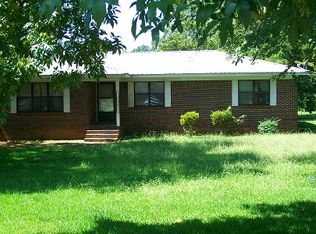 16 Laverne Ave, Bessemer, AL 35022