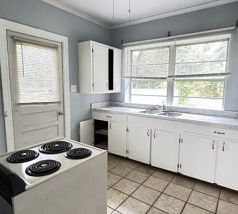 5th image of 417 E 5th St