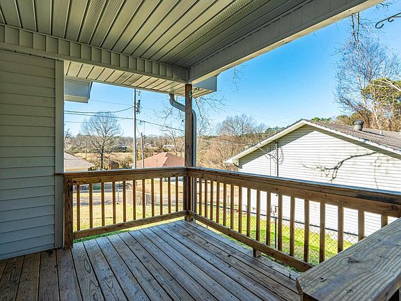 5th image of 114 Fleetwood Dr