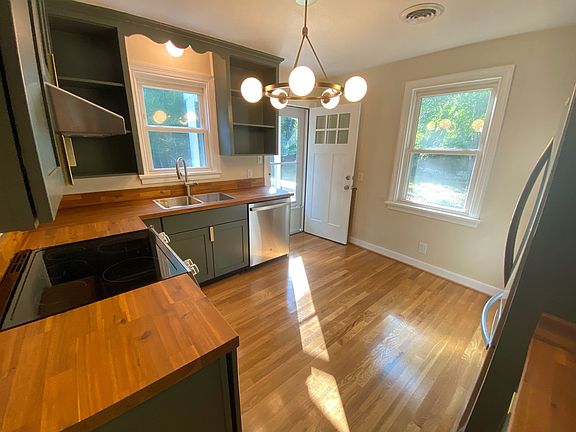 3rd image of 5517 Forest Hill Ave