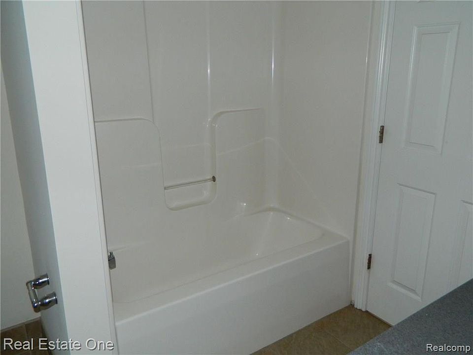 Photo E