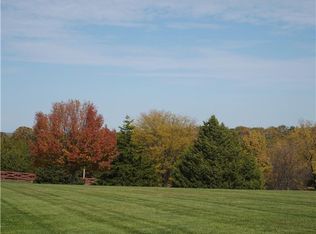 7425 Cedar Niles Rd, Shawnee, KS 66227