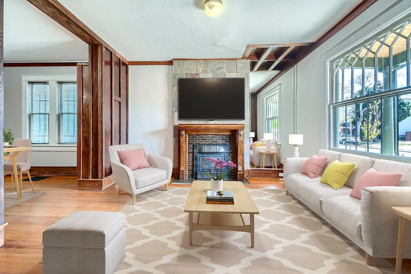 Charming Five Points home only blocks from downtown — Photo 3