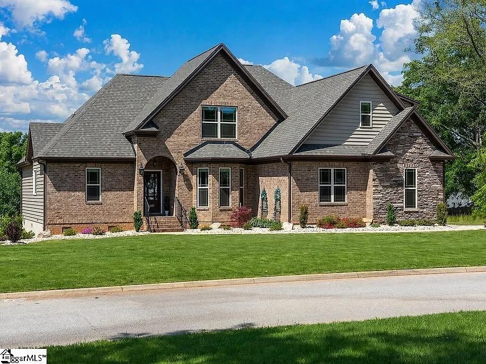 1st image of 207 Poplar Ridge Rd