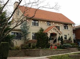 21512 29th Ave, Bayside, NY 11360
