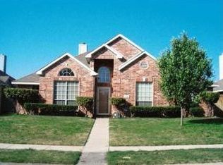 2220 Spring Mills Rd, Mesquite, TX 75181