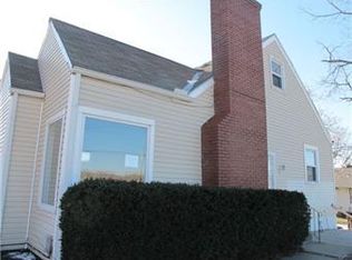 2215 Steele Rd, Kansas City, KS 66106