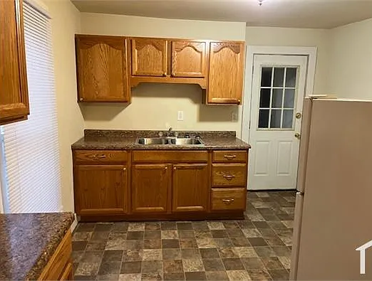 2 bed, 1200 sqft, $1,100 — Photo 3