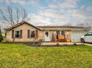 817 Canterbury Dr, Wapakoneta, OH 45895