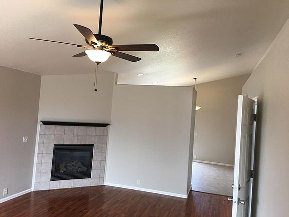 Spacious vaulted living room.