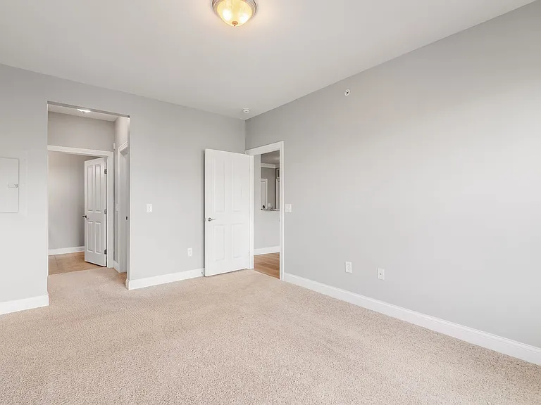 925 Ingleside Ave #215 — Photo 13