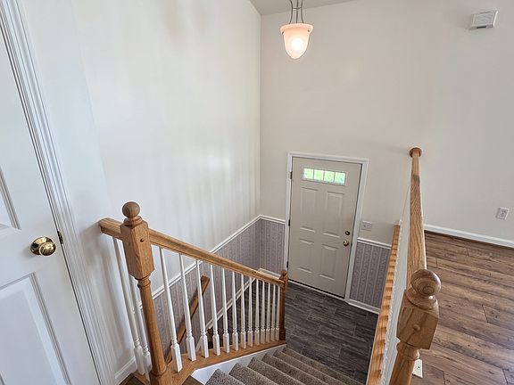 4th image of 521 Fox Ridge Ln