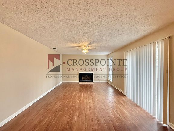 2nd image of 4222 Southpark Dr #105