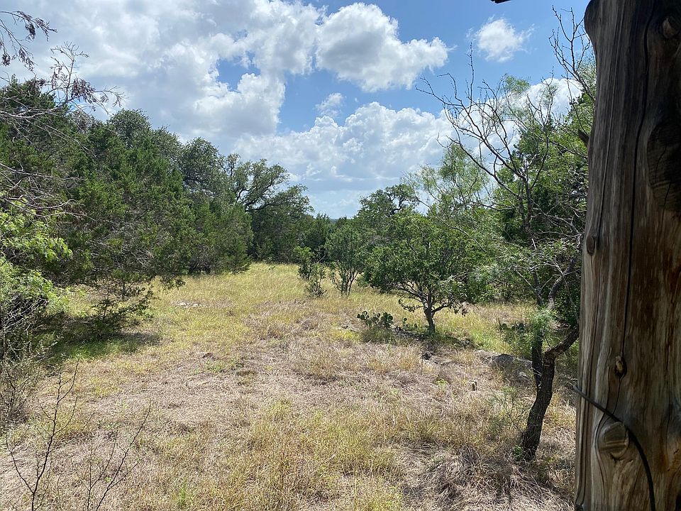 1st image of 31 Pedernales Oaks Dr