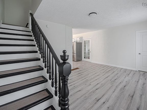 3rd image of 35 Foxbrook Rd