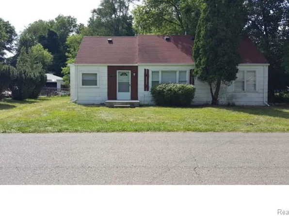 25201 McAllister Ave, Southfield, MI 48033
