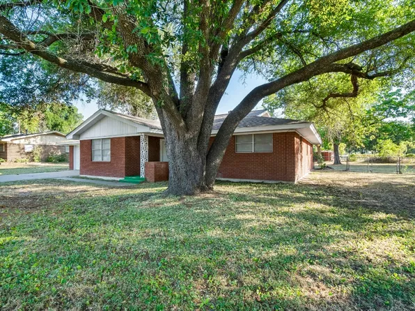 221 Greenview Dr, Stephenville, TX 76401