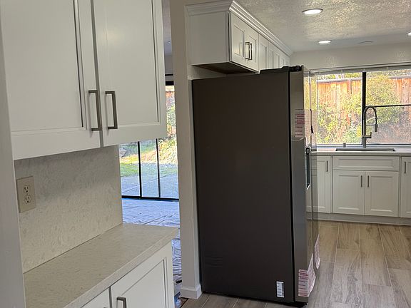Kitchen View Cabinets installed in Jan 2026