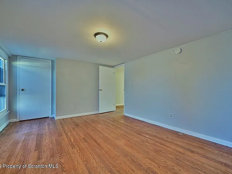 416 E Market St — Photo 26