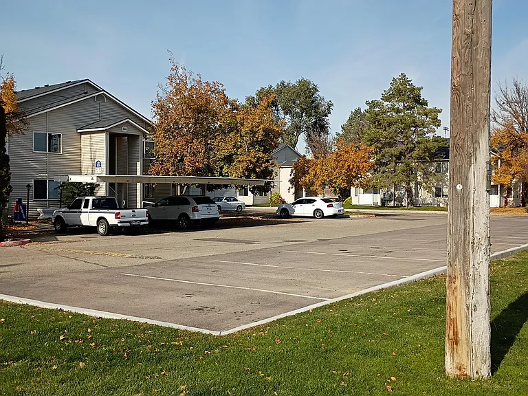 Mallard Cove Apartments — Photo 1