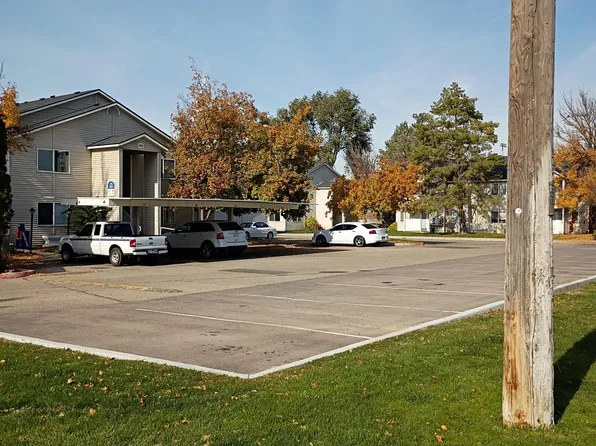 Mallard Cove Apartments