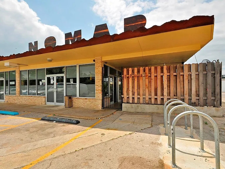 2508 Simond Ave #C — Photo 33