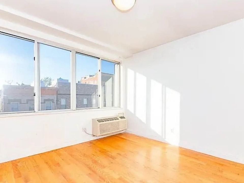 1st image of 286 Stanhope St #3FRONT