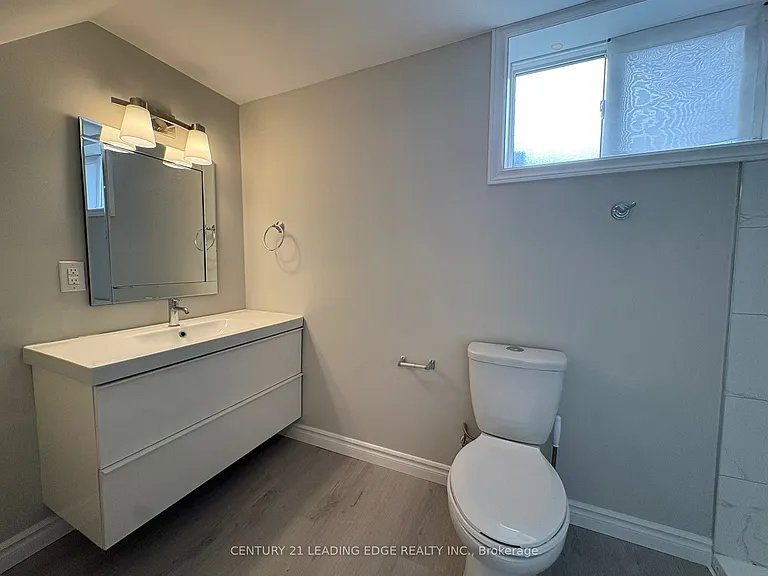 22 Greenwood Ave #LOWER — Photo 8