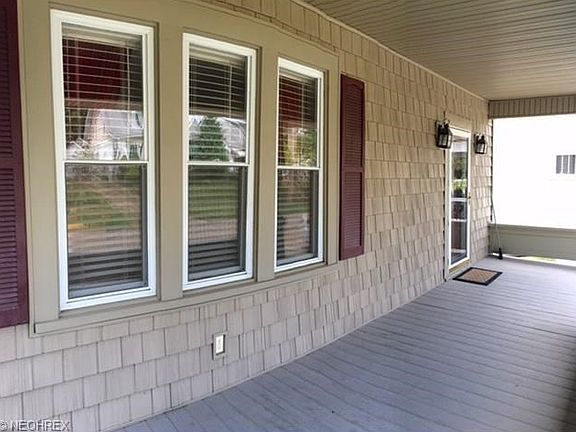 4th image of 922 Phillips St