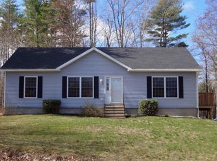 6 Sampson Dr, Center Barnstead, NH 03225