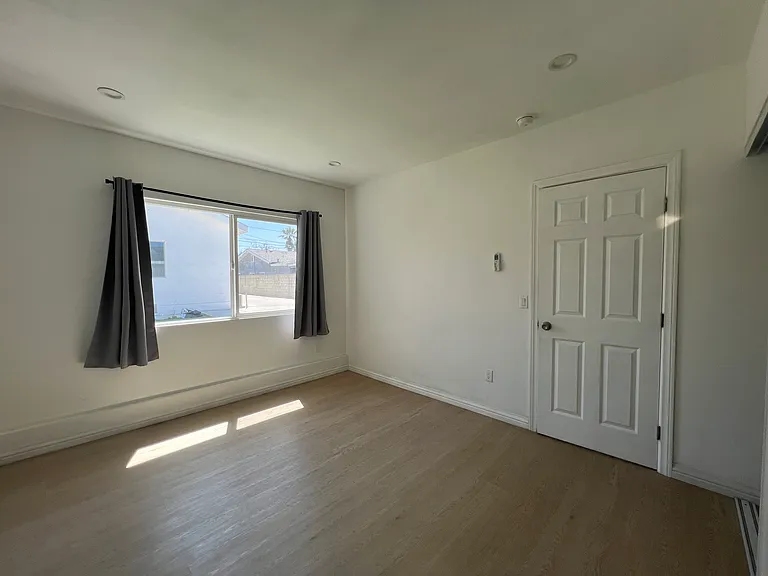 527 N Soldano Ave #527 — Photo 12