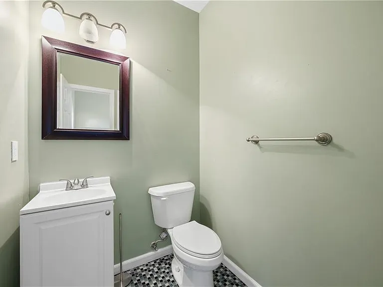 1650 Huntcrest Way SW — Photo 5
