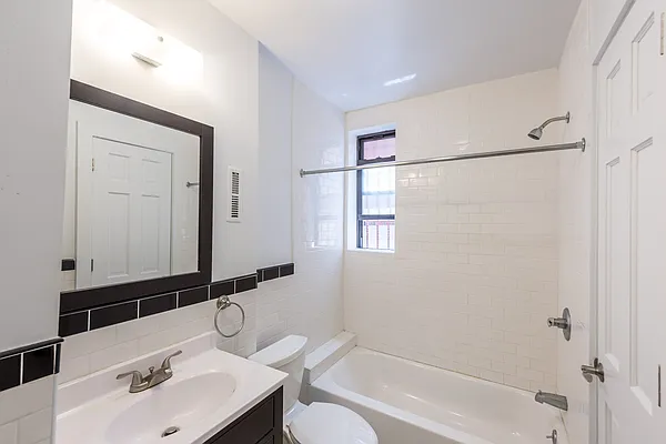 Rented by Nooklyn NYC LLC | media 32