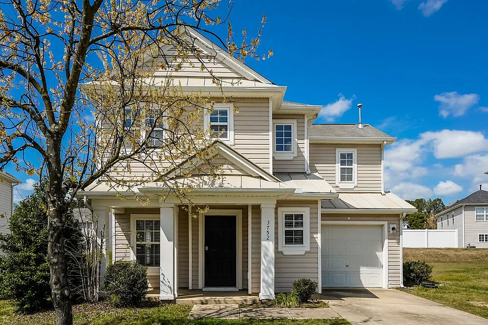 3 bed, 2.5 bath, 1634 sqft, $1,935 — Photo 1
