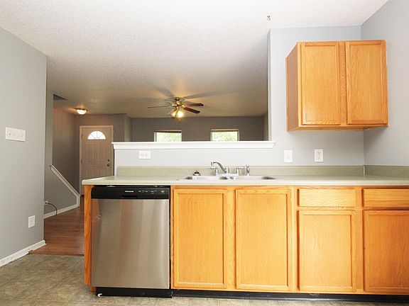 5th image of 2651 Priest Dr