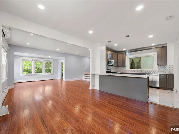 450 Fort Lee Rd, Leonia, NJ 07605