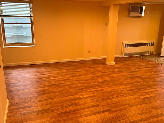 3rd image of 214 N Maple St #214