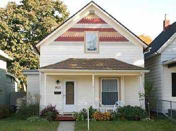 1st image of 923 Cedar St