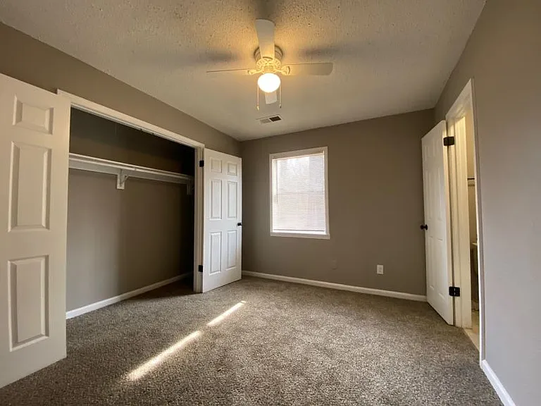 661 Whitehaven Ln — Photo 7