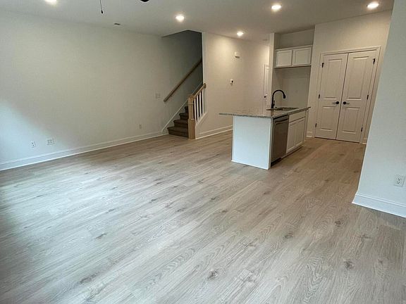 4th image of 8831 Chapman Trace Way
