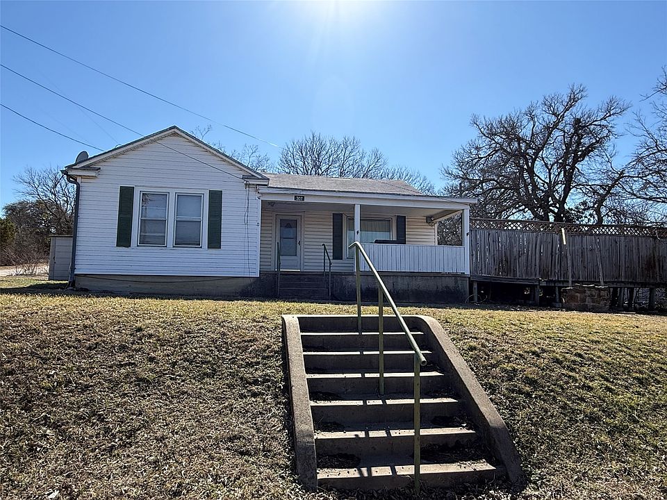 1st image of 307 Cedar St